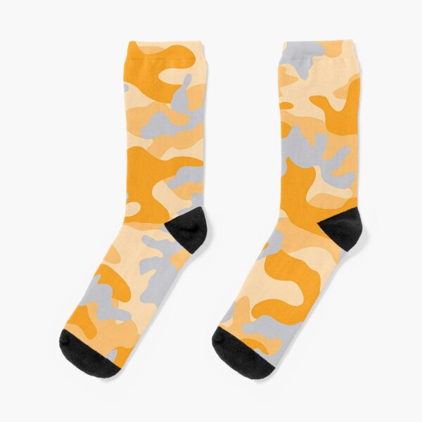 Green and orange ankle socks, army print leggings on the dashboard