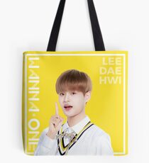 Bolsa de tela Wanna One x Ivy Club ft. Lee Daehwi (이대위)