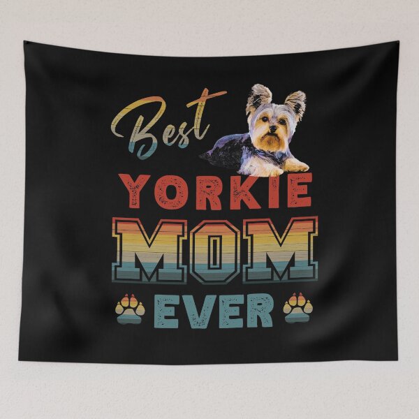 Aperçu de l'œuvre Vintage Retro Sunset Best Yorkie Mom Ever Paw Prints of Love créée et vendue par FlutteringWings.