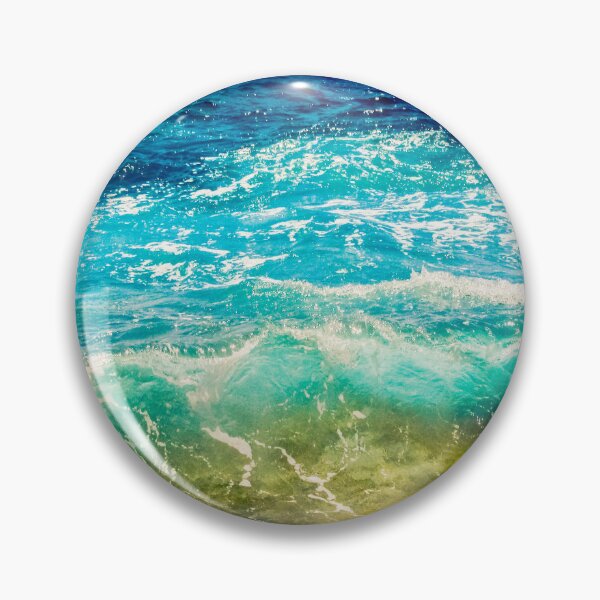 Aperçu de l'œuvre Plage d'été avec océan bleu turquoise, vagues mousseuses et sable beige créée et vendue par MyArt23.