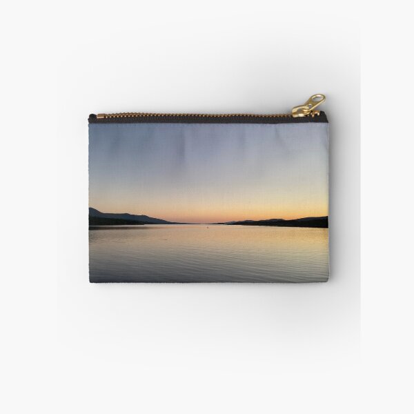 Artikelvorschau, Kenmare Bay bei Sonnenuntergang, Kerry, Irland entworfen und verkauft von Sinemathk.