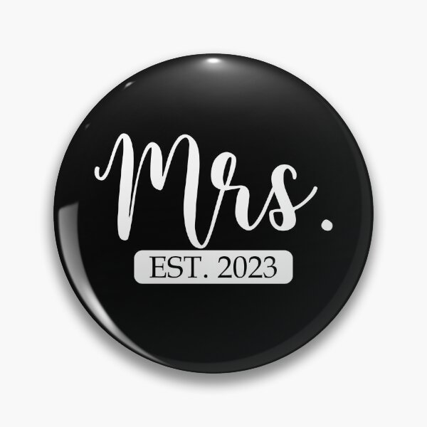 Artikelvorschau, Mrs. Est. 2023 Matching Couple Newlywed Married 2023 Gear entworfen und verkauft von DynamicDesign.
