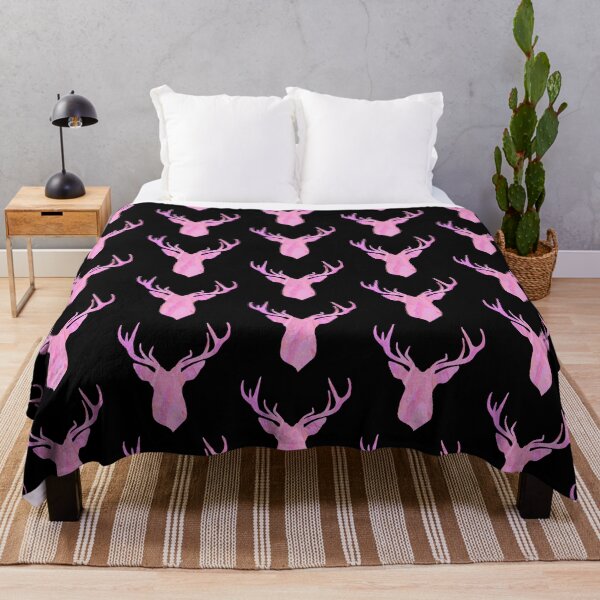 Artikelvorschau, Rentier-Silhouette mit rosa Marmor-Design, niedlich entworfen und verkauft von NinniSilver.