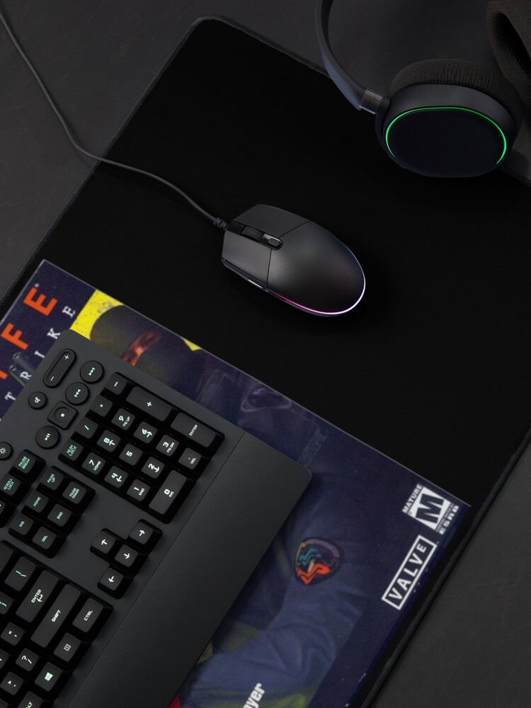 Aperçu 4 sur 5. Tapis de souris avec l'œuvre Half-Life : Counter-Strike | Sierra Boîte Art 2000 créée et vendue par LGSmerch.