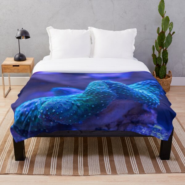 Artikelvorschau, Einzigartige lila blaue Seeanemone in Neon entworfen und verkauft von Luxxe87.