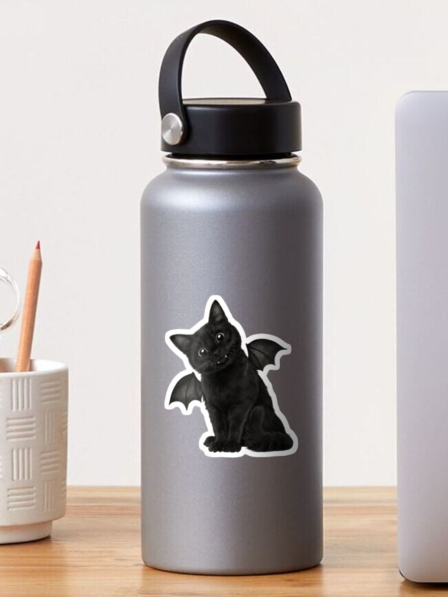 Aperçu 1 sur 3. Sticker avec l'œuvre Le redoutable Vampurrr créée et vendue par lauragraves.