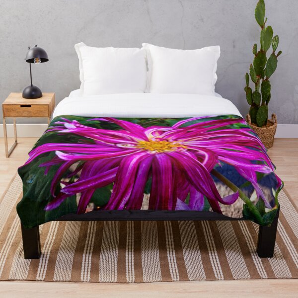 Aperçu de l'œuvre Dahlia violet créée et vendue par Maxiverse.