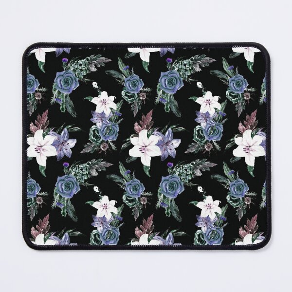 Artikelvorschau, Blau-lila Gothic-Style Blumenmuster auf Schwarz entworfen und verkauft von DEC02.