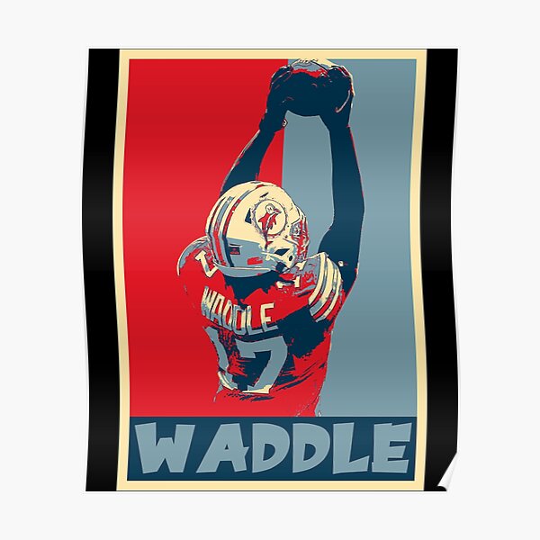 NFL Miami Dolphins - Jaylen Waddle 21 Wall Poster with Wooden Magnetic  Frame, 22.375 x 34