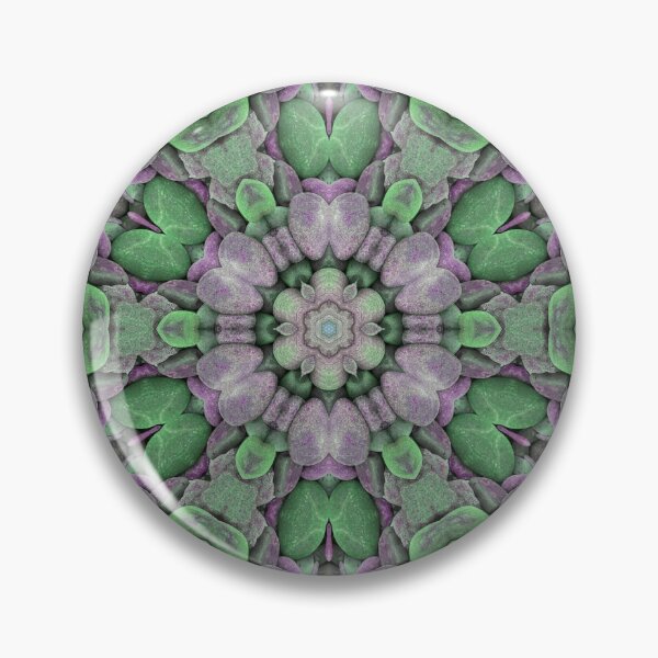 Artikelvorschau, Abstrakte Strandkiesel Mosaik Blumenform Mandala Biophiles Design Grün und Flieder entworfen und verkauft von Beachy.