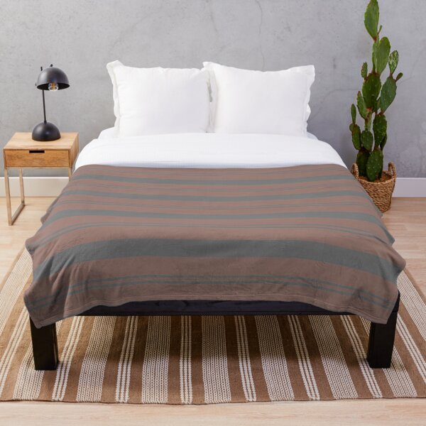 Artikelvorschau, Pink Clay Gray Stripe Horizontal Pattern Pairs 2023 COTY Valspar Southern Road 1006-9C entworfen und verkauft von ColorOfTheYears.