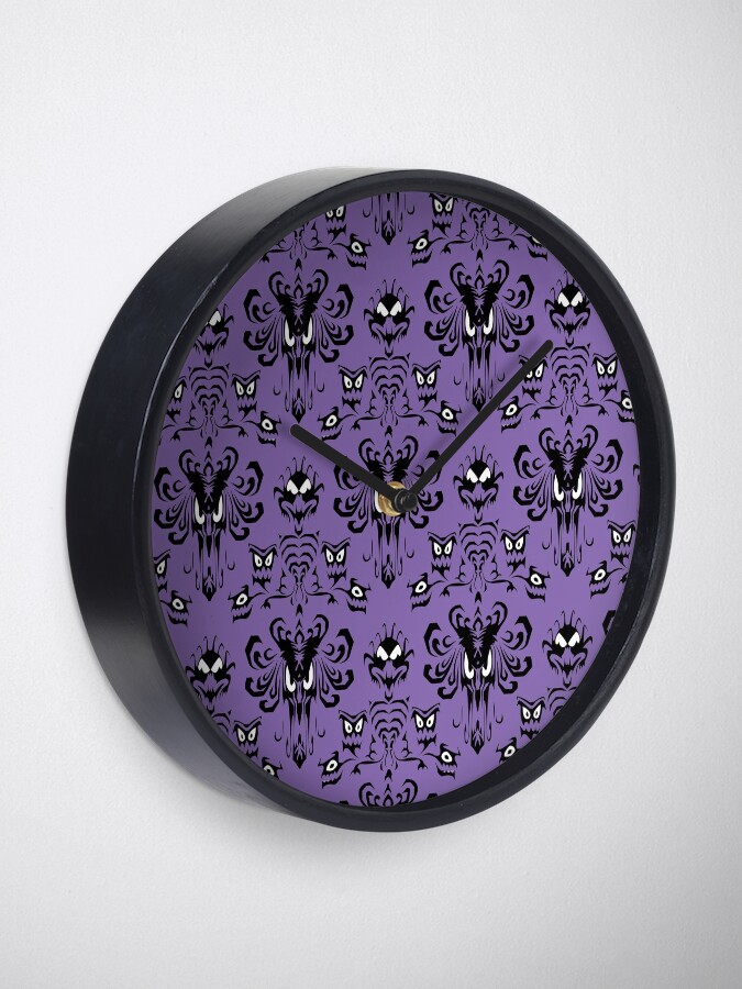 Alternate view of 999 Happy Haunts Clock