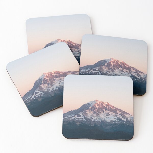 Artikelvorschau, Mount Rainier, USA entworfen und verkauft von scenerymerch.