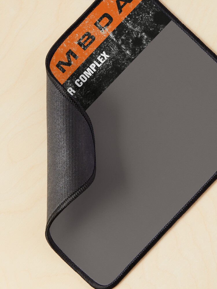 Aperçu 2 sur 5. Tapis de souris avec l'œuvre Signalisation complexe Half-Life Lambda Complex Reactor - Orange GOTY (en détresse) créée et vendue par LGSmerch.