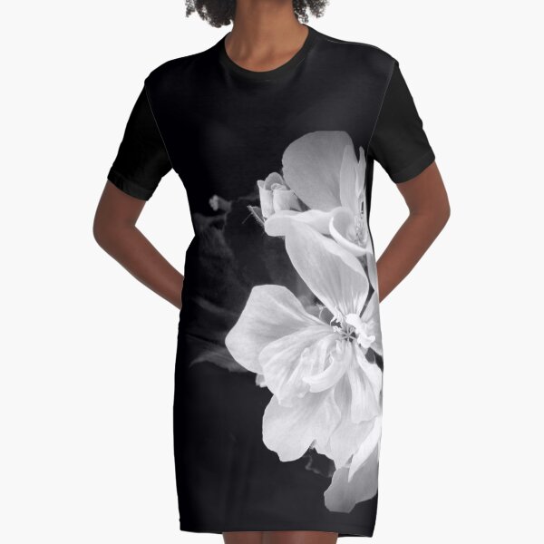 Geranium in black and white Graphic T-Shirt Dress