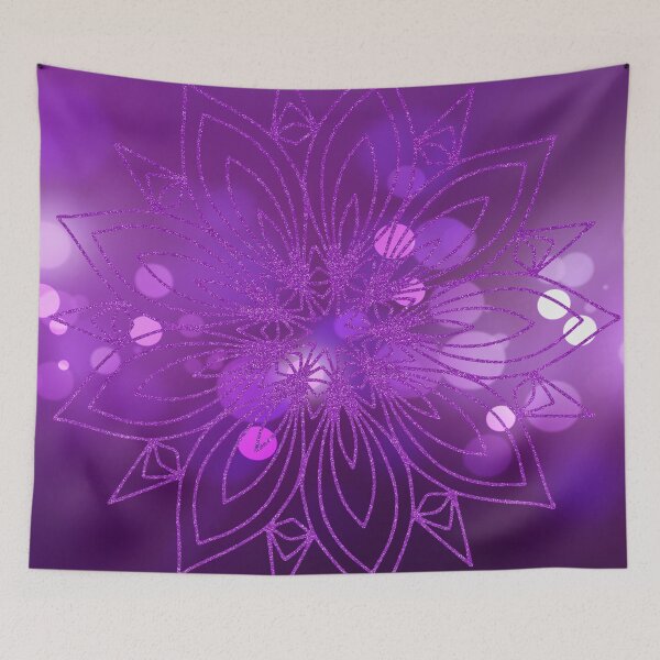 Aperçu de l'œuvre Glitter Purple Mandala avec Bokeh Contexte 1 créée et vendue par stylebytara.
