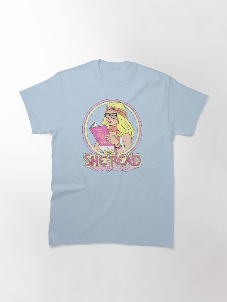 Thumbnail 3 von 7, Classic T-Shirt, Sie las designt und verkauft von wytrab8.