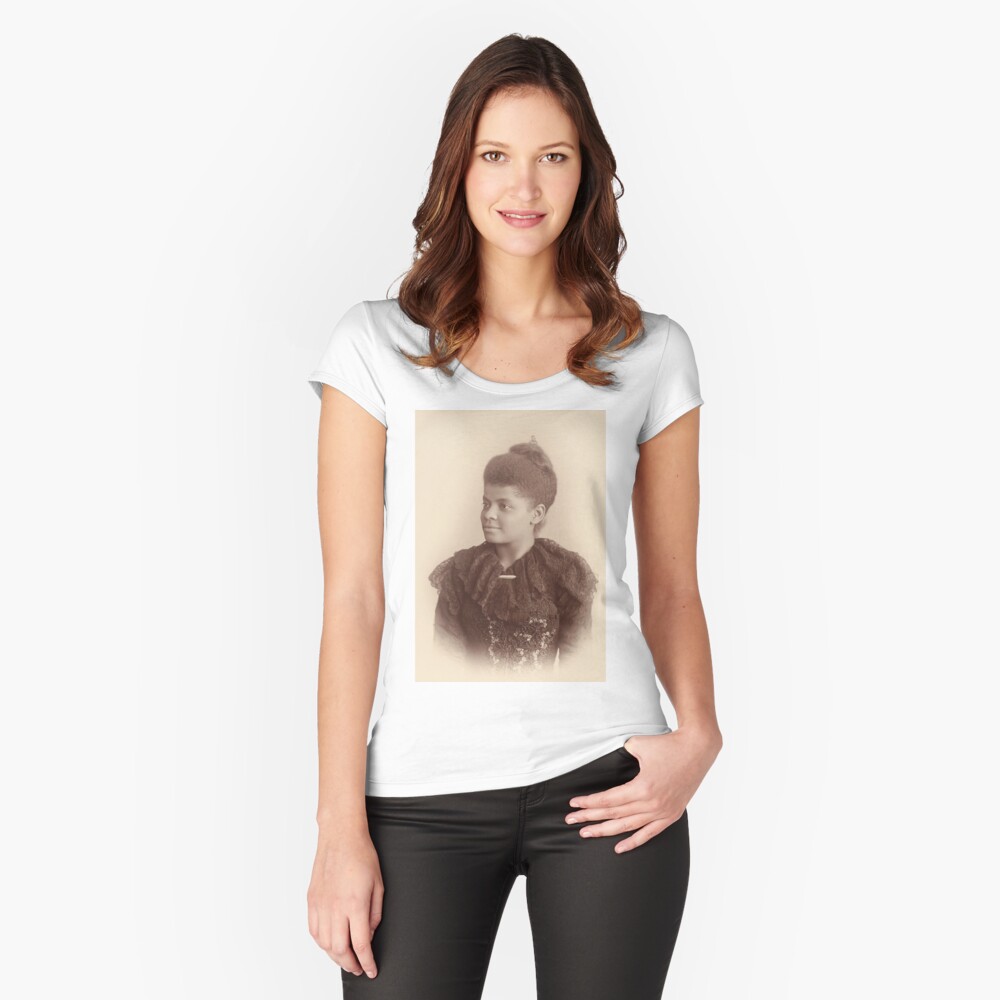Vista previa del artículo con la obra «Camiseta entallada de cuello ancho», diseñado y vendido por fineearth.