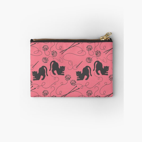 Artikelvorschau, Garn Kitty - Pink & Grau entworfen und verkauft von GreenAcreStudio.