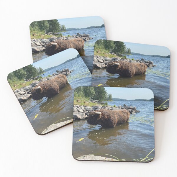 Artikelvorschau, Scottish Highland Cattle Bull in a lake 4039 entworfen und verkauft von SaarelaHighland.
