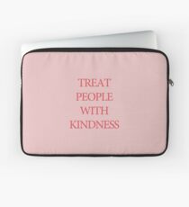 Behandle Menschen mit Freundlichkeit Pink Laptoptasche