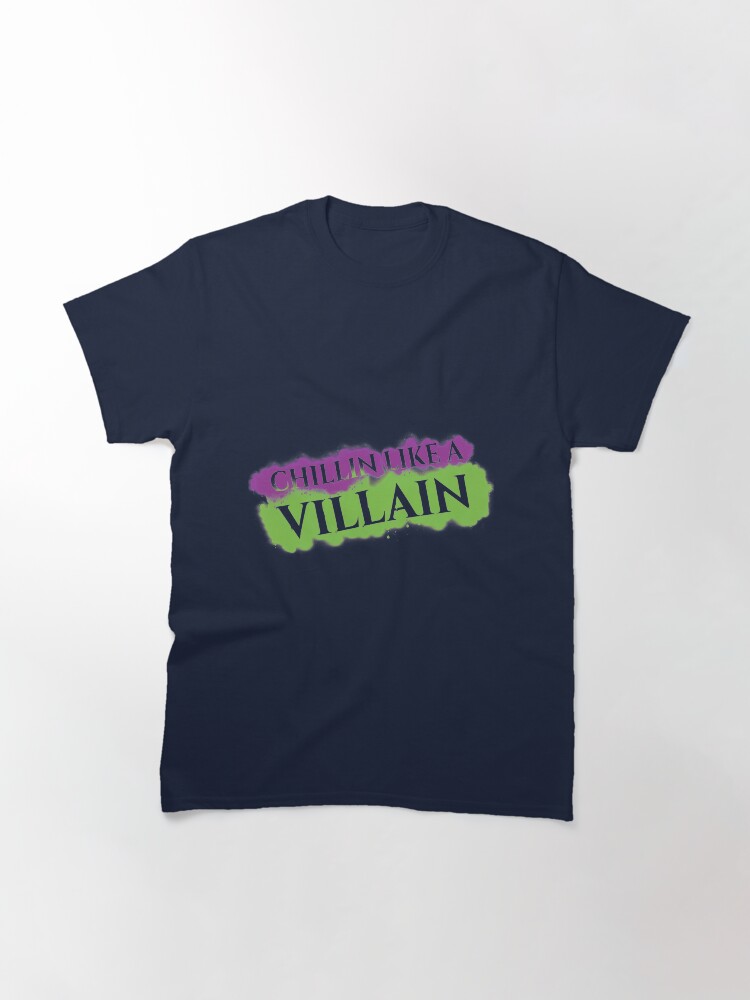 Imagen 3 de 7, Camiseta clásica con la obra Como un villano, diseñada y vendida por worksbykeola.