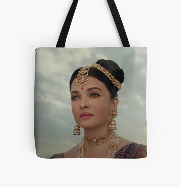 Aishwarya Rai golden bag