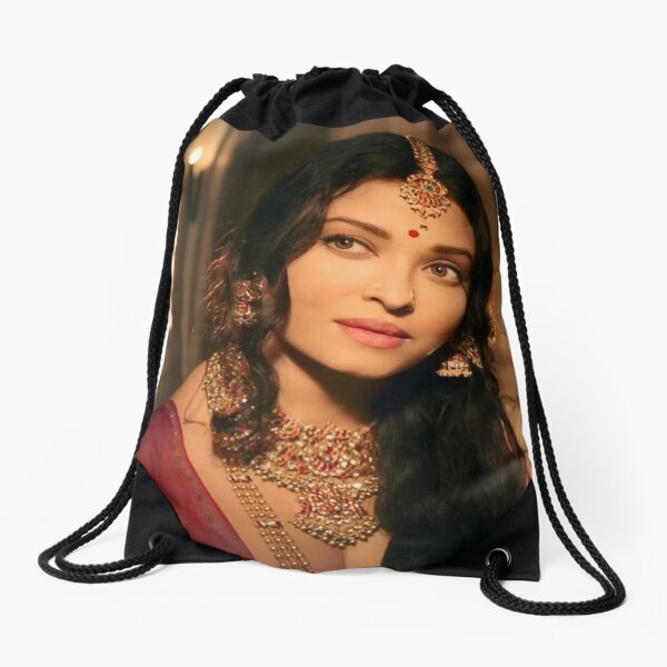 Aishwarya Rai golden bag