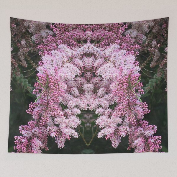 Aperçu de l'œuvre Arbre de tamaris fleurs de beauté rose foncé créée et vendue par RoseAromas.