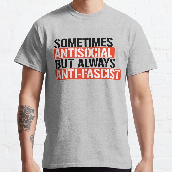Vista previa del artículo con la obra «A veces antisocial pero siempre antifascista», diseñado y vendido por trumporium.