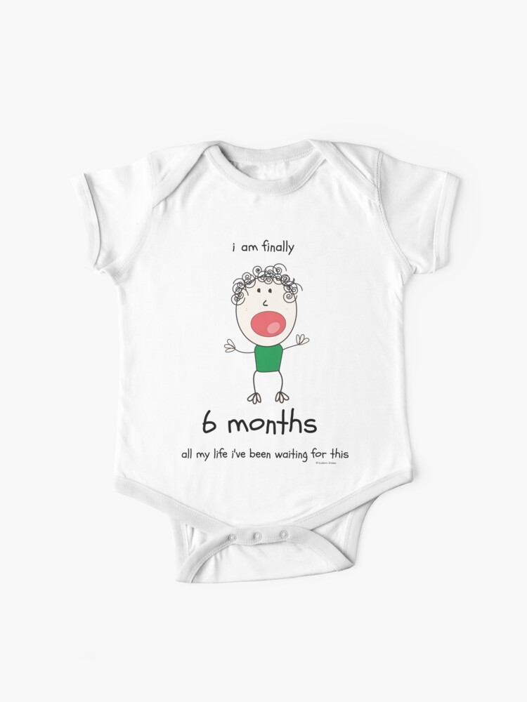 Body bébé for Sale avec l'œuvre « J'ai enfin 6 mois » de l'artiste  OutdoorDonkey