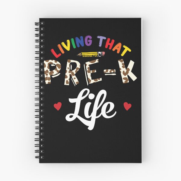 Artikelvorschau, Living That Pre-K Life New Pre-K Student Pre-K Teacher Gear entworfen und verkauft von DynamicDesign.