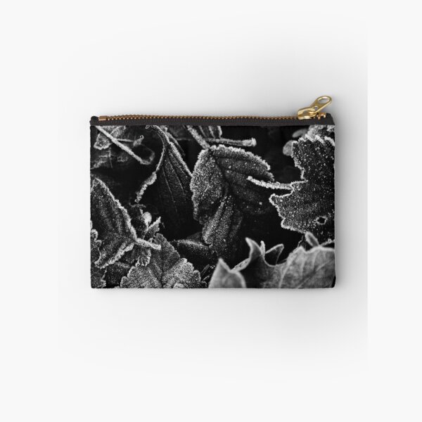 Artikelvorschau, Frost bedeckte Blätter - Agalloch "Mark des Geistes" -Veleda Thorsson Fotografie entworfen und verkauft von VeledaThorsson.