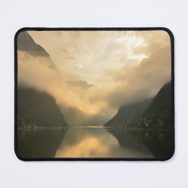 Artikelvorschau, Fjord Mist iPad Case entworfen und verkauft von Stephen Frost.