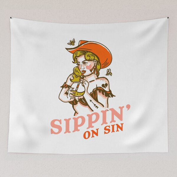 Artikelvorschau, An der Sünde nippen: Süßes Vintage-Western-Cowgirl-Pinup, das einen Cocktail trinkt entworfen und verkauft von The Whiskey Ginger Design Shop.