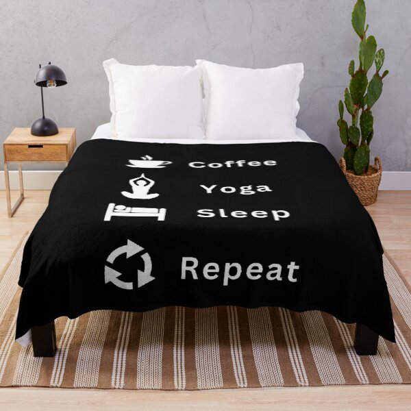 Artikelvorschau, Coffee Yoga Sleep Repeat - Lustige und süße Zitate entworfen und verkauft von Designspot2020.