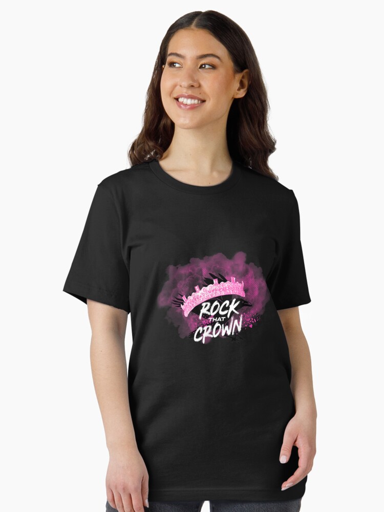 Imagen 2 de 7, Camiseta esencial con la obra Descendientes 3 Audrey Rock That Crown, diseñada y vendida por MORGANSTUMP.
