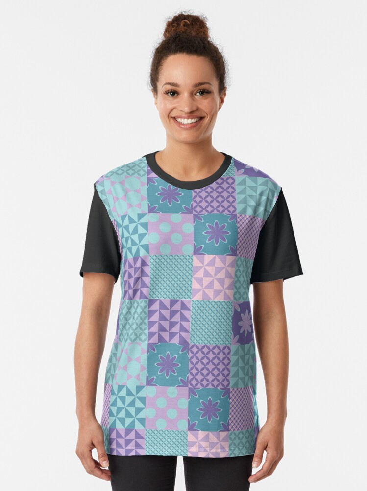Imagen 2 de 5, Camiseta gráfica con la obra Geometric 04, diseñada y vendida por AnaidZahori.