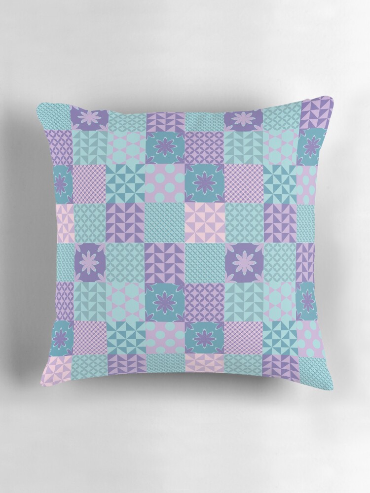 Imagen 3 de 4, Cojín con la obra Geometric 04, diseñada y vendida por AnaidZahori.
