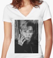 CHANYEOL Women's Fitted V-Neck T-Shirt