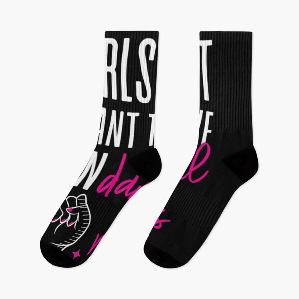 Aperçu de l'œuvre Les filles drôles veulent juste avoir un cadeau fondamental des droits de l'homme pour les filles T-shirt premium échancré créée et vendue par TobHatfield.