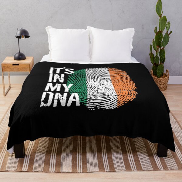 Artikelvorschau, Irland Flagge Fingerabdruck - It's in my DNA irisch entworfen und verkauft von PartyShirts1.