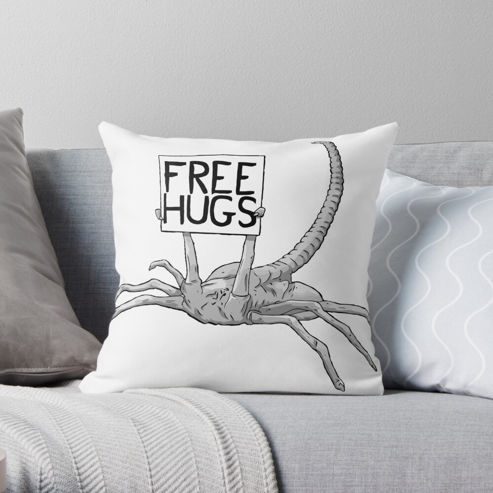 hug me xenomorph