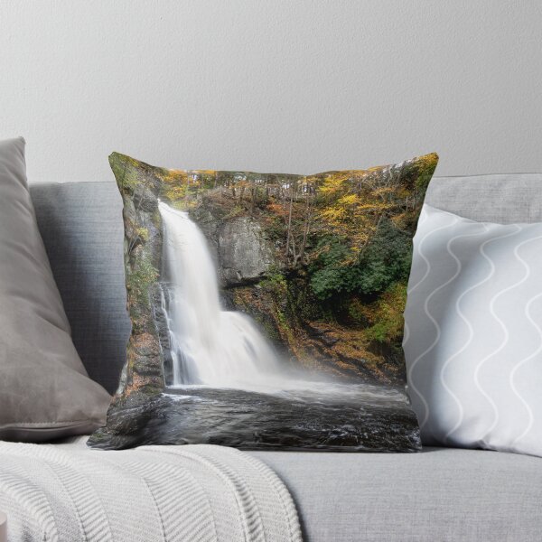 Aperçu de l'œuvre Bushkill Falls - Lehman, Pennsylvanie créée et vendue par Kathy Weaver.