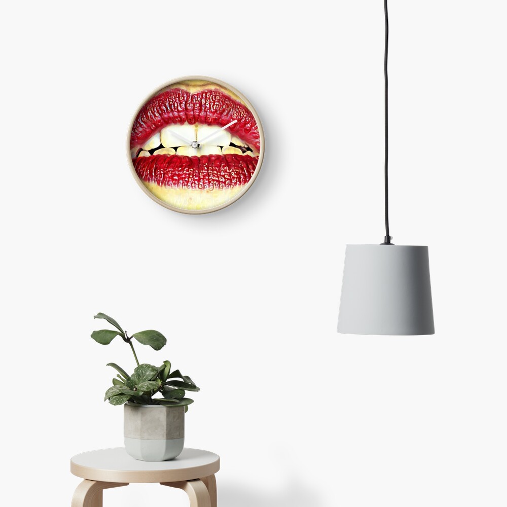 Red lips Clock