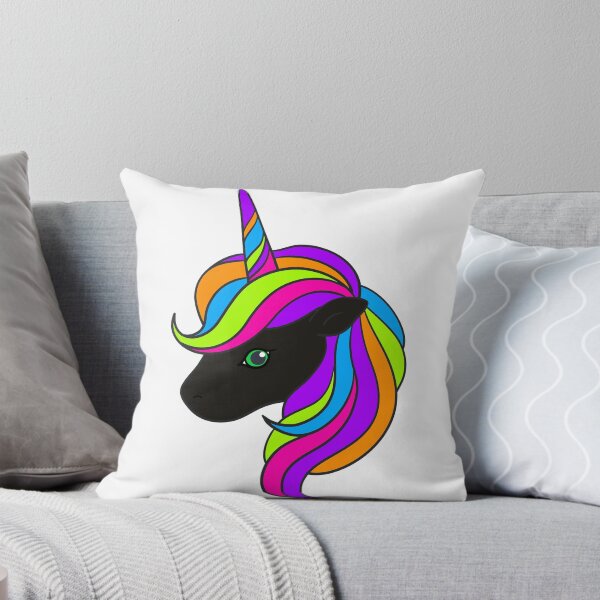 Aperçu de l'œuvre Belle licorne noire avec crinière arc-en-ciel créée et vendue par trendingatees.