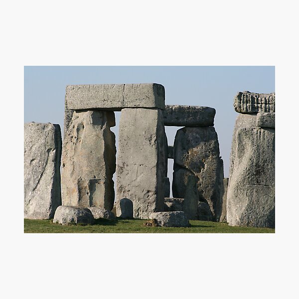 Aperçu de l'œuvre  à environ 3,2 kilomètres (2,0 milles) à l'ouest d'Amesbury et à 13 kilomètres (8,1 milles) au nord de Salisbury. L'un des sites préhistoriques les plus célèbres au monde créée et vendue par Getty72.
