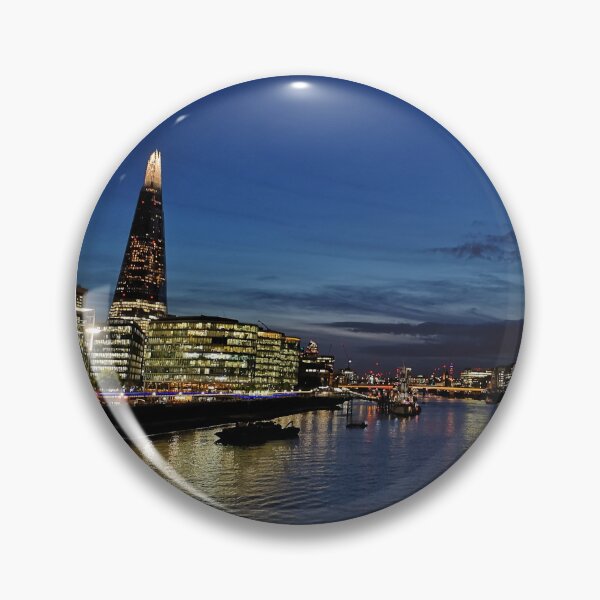 Artikelvorschau, Nachtansicht von der Tower Bridge entworfen und verkauft von panda762.