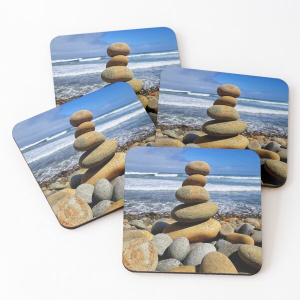 Artikelvorschau, Zen Pebble Tower – Cairn Balancing Beach Pebbles am Strand 3 von 4 entworfen und verkauft von Beachy.