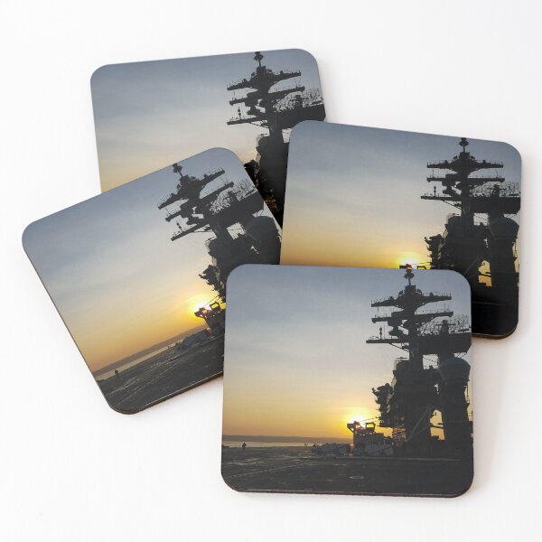 Artikelvorschau, Flugzeugträger bei Sonnenuntergang entworfen und verkauft von WetDogGallery.